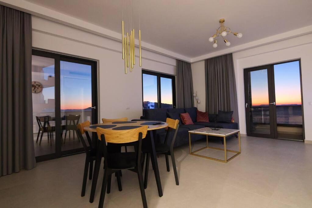 Golden * Sarandë